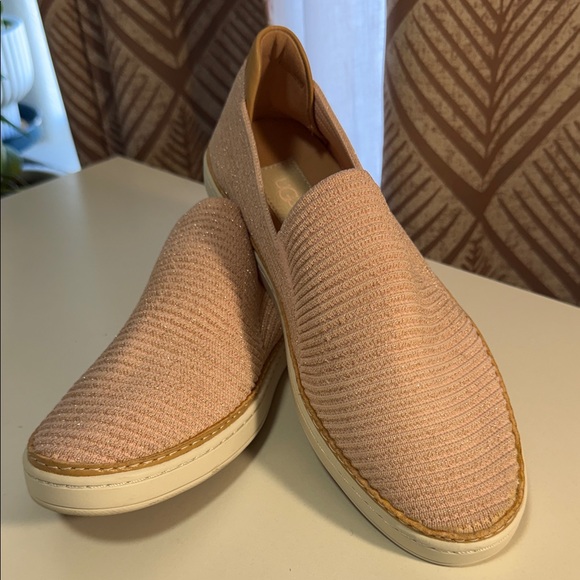 UGG Shoes - UGG Women's Alameda Sammy Slip-On Sneaker